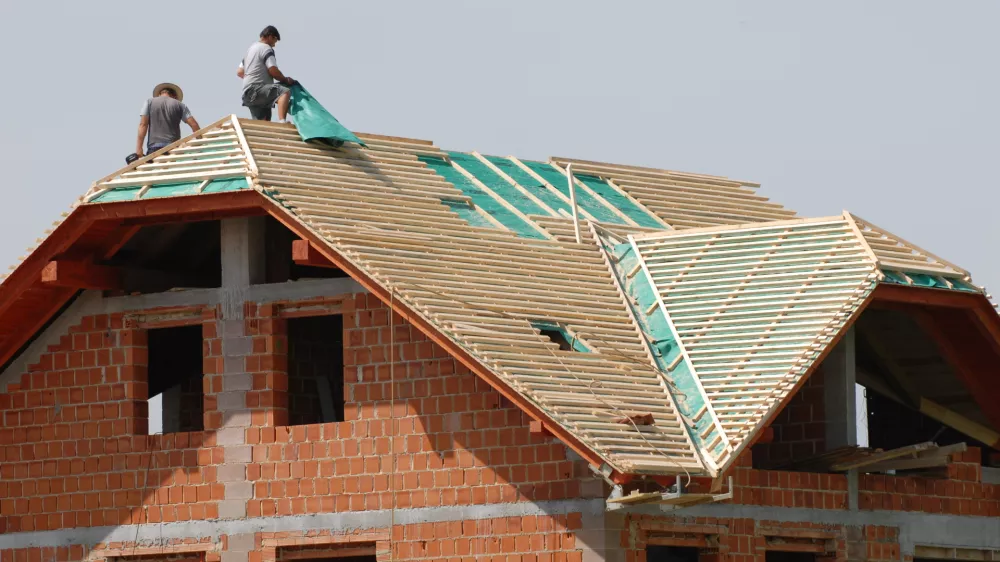 Gradnja Crna vas, Barje, delavci, hi&scaron;a, streha