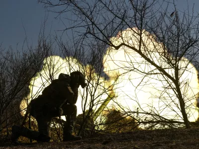 Members of the National Police Special Purpose Battalion of Zaporizhzhia region fire a D-30 howitzer towards Russian troops on a front line, amid Russia's attack on Ukraine, in Zaporizhzhia region, Ukraine March 7, 2025. REUTERS/Stringer