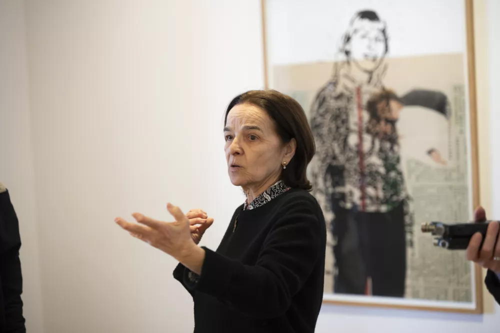 Zora Stančič gostuje v Mestni galeriji Ljubljana s pregledno razstavo Dobro, da pogledi ne pu&scaron;čajo odtisov. Foto: Nik Erik Neubauer