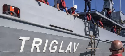 večnamenska slovenska vojaška ladja Triglav 11- 430. mornariški divizion SV - Slovenska vojska - vojna mornarica //FOTO: Jaka GasarOPOMBA: ZA OBJAVO V PRILOGI – DNEVNIKOV OBJEKTIV - REPORTAŽA 2012