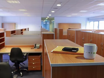 prostori DUBT - pisarna- 16.12.2013 - Družba za upravljanje terjatev bank (DUTB) oziroma t.i. slaba banka,  direktorja predstavila potek aktivnosti v naslednjih tednih in mesecih; upravni odbor - uprava - vodstvo//FOTO: Luka Cjuha