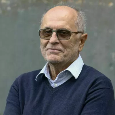 - 30.09.2021 - Ivan Loren?i?, nekdanji ravnatelj II. Gimnazije v Mariboru ? novi kolumnist Dnevnik //FOTO: Luka Cjuha.