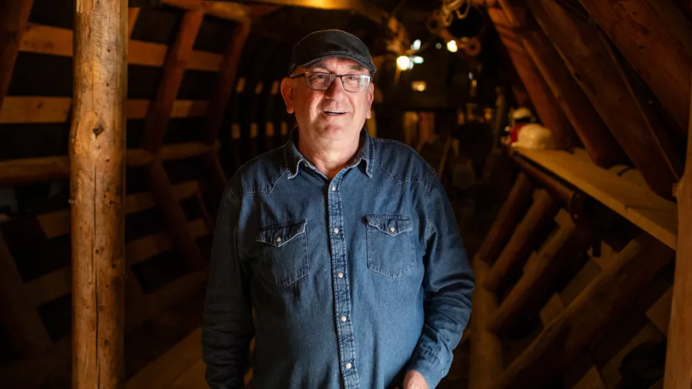 - 10.03.2025. - Vlado Poredo&scaron;, glasbenik, pevec, avtor besedil, Ježkov nagrajenec in prvi mož skupine Orlek.OPOMBA: ZA OBJAVO V OBJEKTIVU!//FOTO: Bojan Velikonja