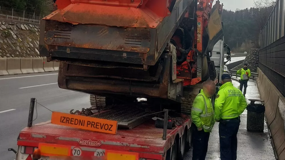 pretežek tovor tovornjak