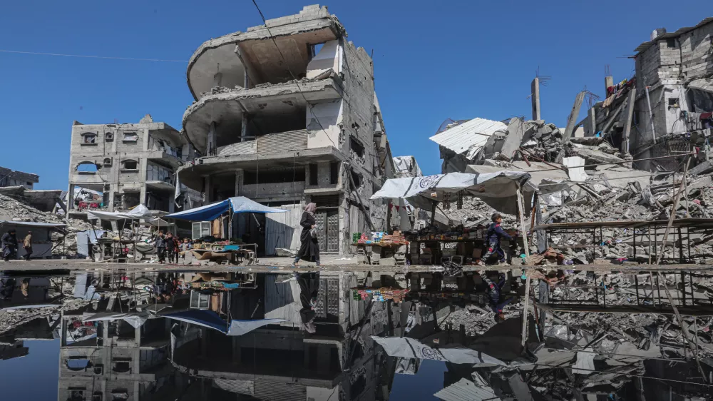 13 March 2025, Palestinian Territories, Jabalia: Sewage floods the streets of Jabalia camp, north of Gaza City. Due to the blockade and fuel shortages, Gaza is unable to drain the sewage. Sewage floods the streets of Jabalia camp, as Israel continues to cut off electricity and blocks the entry of aid. Health experts warn of increased pollution and the risk of disease. Photo: Omar Ashtawy Apaimages/APA Images via ZUMA Press Wire/dpa