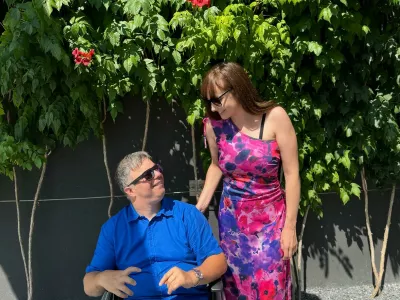 Eva Lipov&scaron;ek z bratom z motnjo v du&scaron;evnem razvoju. / Foto: Osebni Arhiv