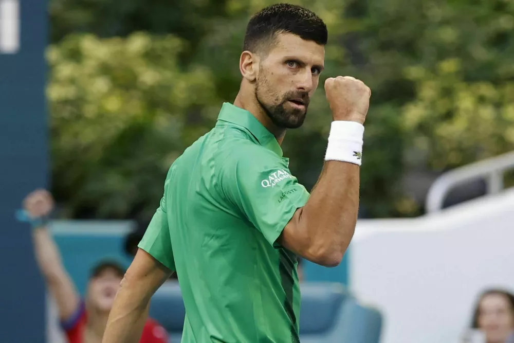 Mar 27, 2025; Miami, FL, USA; Novak Djokovic (SRB) reacts after winning a point against Sebastian Korda (USA)(not pictured) in a men's singles quarterfinal on day ten of the Miami Open at Hard Rock Stadium. Mandatory Credit: Geoff Burke-Imagn Images / Foto: Geoff Burke