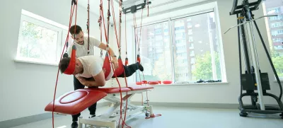 Različnih orodij in naprav, ki športnikom pomagajo pri regeneraciji, je vedno več in so vse bolj napredne. / Foto: Istock