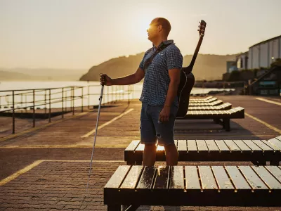 Glasbenik in kantavtor Aleksander Novak je spregovoril tudi o grenkih izku&scaron;njah, s katerimi se je kot glasbenik soočal zaradi svoje slabovidnosti. F Dragan Zlatanovič