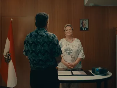 Dokumentarec &Scaron;e zdaleč ne lipicanci opisuje birokratske absurde pridobivanja avstrijskega državljanstva. Foto: FDF