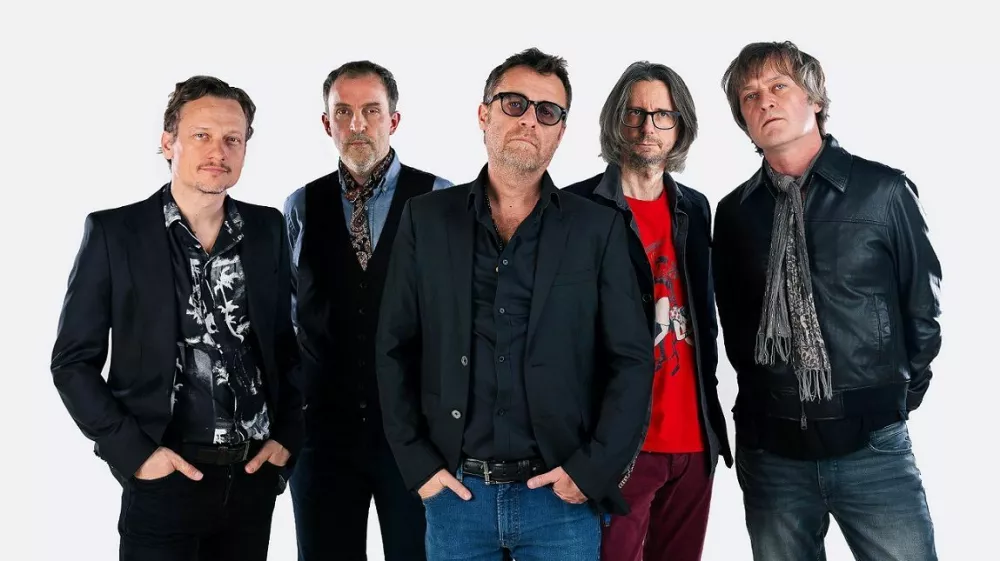 Big Foot Mama bodo znova odprli Orto fest, nastopili bodo dva zaporedna večera, oba koncerta pa sta že razprodana. Alen Steržaj (drugi z desne) pa bo nastopil tudi s skupino Iron Median, ki preigrava glasbo legendarnih težkometalcev Iron Maiden. Foto:&nbsp; management skupine