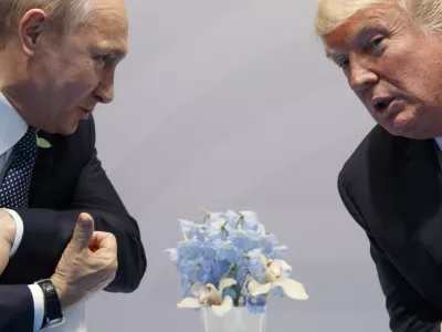 FILE &ndash; U.S. President Donald Trump, right, meets with Russian President Vladimir Putin at the G20 Summit in Hamburg, Germany, July 7, 2017. (AP Photo/Evan Vucci, File)