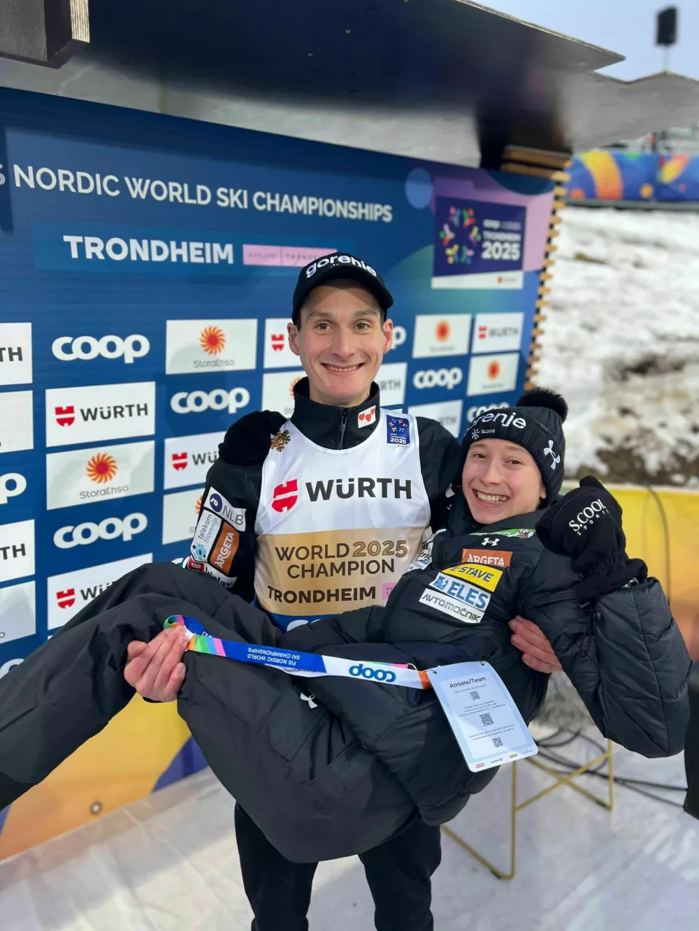 Norveska, Trondheim.Slovenska smucarska skakalca Domen Prevc in Nika Prevc.Bratsko - sestrski par Prevc je v casu SP poskrbel za kar nekaj mejnikov.Foto: Smucarska zveza Slovenije