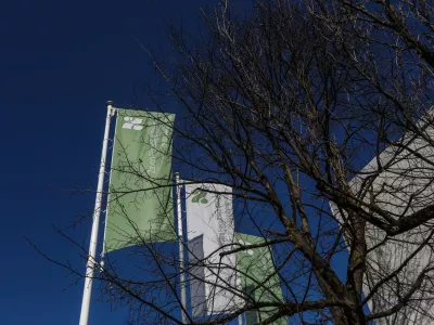 Čeprav določen delavec od svoje plače plačuje vi&scaron;je prispevke, mu v primeru brezposelnosti ne pripada vi&scaron;ji znesek nadomestila, zato na ministrstvu za delo pripravljajo spremembe zakona. F Bojan Velikonja Q