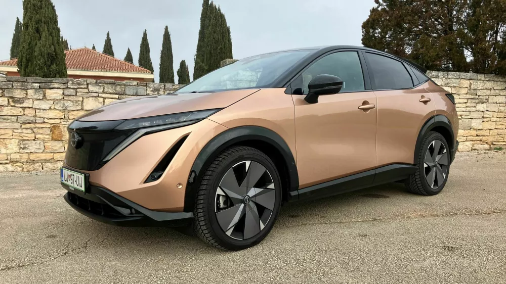 Ariya je oblikovno v&scaron;ečni &scaron;portni terenec, ki ga je užitek voziti, saj ponuja dobro kombinacijo zglednih zmogljivosti in udobja. Foto: Matej &Scaron;takul