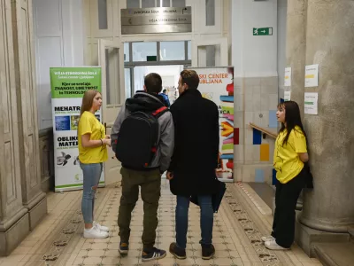 - Gimnazija Antona A&scaron;kerca - 17.02.2023 - Informativni dnevi 2023 - informativni dan na fakultetah in srednjih &scaron;olah za bodoče &scaron;tudente in dijake - izobraževanje - &scaron;olstvo - &scaron;tudij - dijaki - &scaron;tudenti - //FOTO: Nik Erik Neubauer