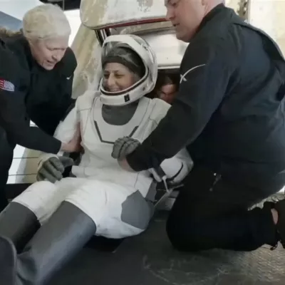 Suni Williams so takole pomagali po povratku na Zemljo.  / Foto: Reuters/Nasa