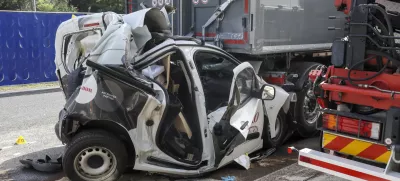 - 27.06.2022 - Prometna nesreča na južni ljubljanski obvoznici pri priključku Ljubljana jug proti razcepu Kozarje - policija, gasilci, reševanje //FOTO: Jaka Gasar