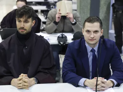 Blaž Kadivec (desno) naj bi &scaron;el kupit lopati in kramp, nato pa &scaron;e varikino in cevosan. Foto: Jaka Gasar