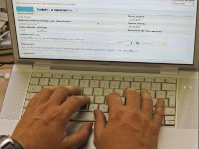 ilustrativna fotografija - spletni obrazec za informativni izračun dohodnine - Napoved za odmero dohodnine 2008- informativni izračun- portal eDavki - spletni servis za elektronsko poslovanje z Davčno upravo RS - ///FOTO: Jaka AdamičOPOMBA: ZA OBJAVO V ČASOPISU DNEVNIK