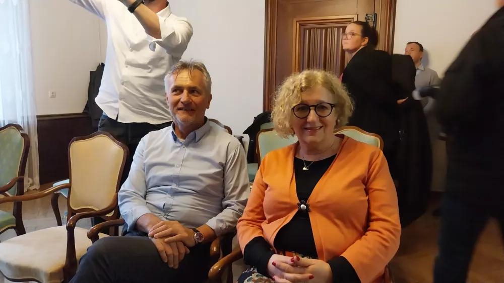 Prenovo sta pozdravila tudi Breda Podbrežnik Vukmir, direktorica Knjižnice Franceta Balantiča Kamnik, in ravnatelj Glasbene &scaron;ole Kamnik Rok Spruk. Foto: Vesna Levičnik