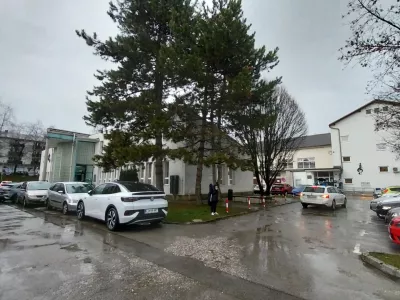 Na kamni&scaron;ki glasbeni &scaron;oli in knjižnici se bodo začela večja gradbena dela. Foto: Vesna Levičnik