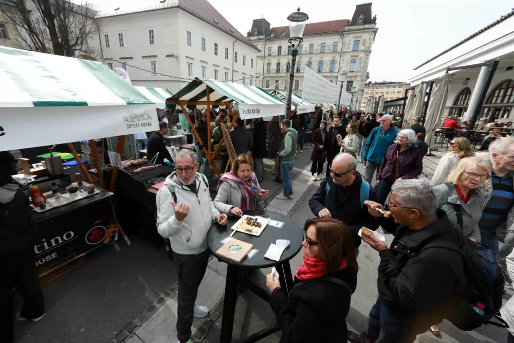 21.03.2025- Odprtje nove sezone kulinarične tržnice Odprta kuhna na Pogačarjevem trguFoto: Tomaž Skale