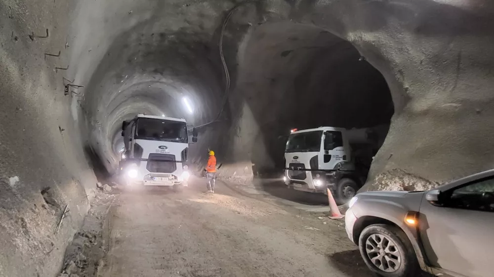 V državni družbi 2TDK so pojasnili, da se zavedajo resnosti nastale situacije in da redno komunicirajo tako s pogodbenimi partnerji kot tudi podizvajalci, ki se s podatki o neplačilih obračajo na njih. Foto: Katja Gle&scaron;čič