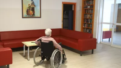 Obsežen sistem dolgotrajne oskrbe se bo začel uveljavljati postopno v skladu s potrebami in kadrovskimi zmožnostmi, zato bi bilo po nekaterih ocenah temu ustrezno smiselno prilagoditi tudi vi&scaron;ino prispevka. Foto: Luka Cjuha