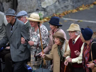 - ilustrativna fotografija - starostniki- NORVE&Scaron;KA 2011- Oslo/FOTO: Bojan Velikonja