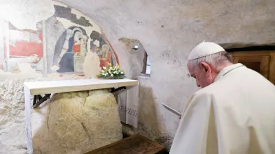 Papež Franči&scaron;ek decembra 2019 v Grecciu / Foto: Vatican Media 