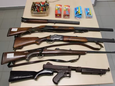 zaseženo orožje pu&scaron;ke