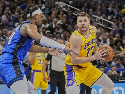 Kljub dobri igri Dončiča so Lakersi proti Orlandu klonili. / Foto: AP