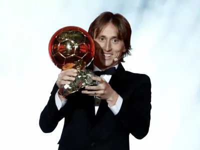 Soccer Football - 63rd Ballon d'Or - The Grand Palais, Paris, France - December 3, 2018  Real Madrid's Luka Modric with the Ballon d'Or award  REUTERS/Benoit Tessier