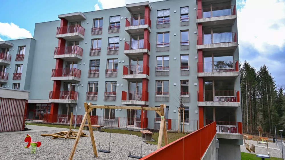 Bloki v Podbrezniku, Novo mesto, Republi&scaron;ki stanovanjski sklad