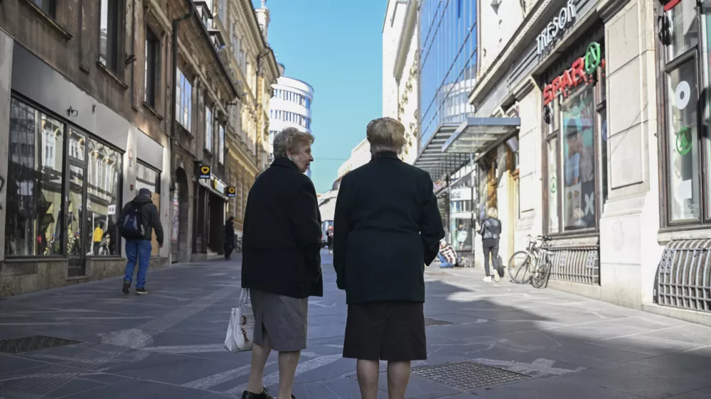 simbolična fotografijapokojninestarostpenzijaupokojenec04.03.2025 UpokojenciFOTO: Nik Erik Neubauer