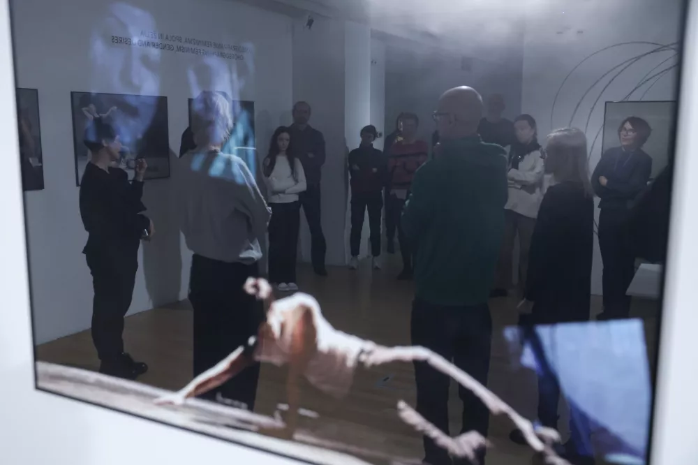 - 20.03.2025 - vodstvo za novinarje pred večernim odprtjem razstave Ples, odpor, delovanje v MSUM//FOTO: Jaka Gasar