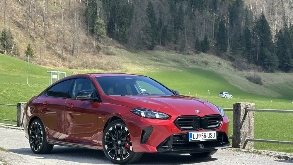 Druga serija BMW serije 2 gran coupe in četrta generacija minija cabrio sta že naprodaj. / Foto: Matjaž Terzič