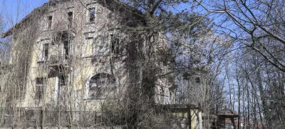 Razlastitev lokalnih spomenikov lahko sproži občina. Foto: Jaka Gasar