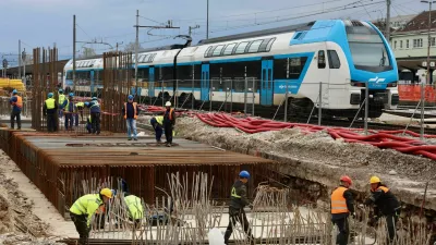 Prenova železni&scaron;ke postaje