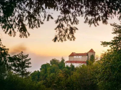 Grad Podsreda je odličen primer kulturne dedi&scaron;čine in bisera, ki z nadgradnjo in investicijami dobiva &scaron;e vi&scaron;jo dodano vrednost. F Mojca Valenčak