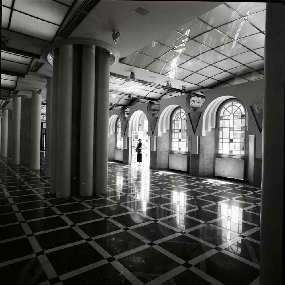 Mestna sprejemnica, tako imenovana postajna vrata Evrope