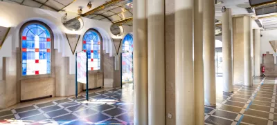 Notranjost glavne dvorane železniške postaje je delo arhitekta Marka Mušiča in naj bi jo junija letos porušili. Foto: Atelje Marko Mušič