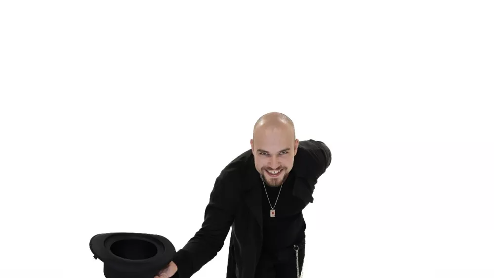 Vanja R. Vrtovec, glavni pisec in vokalist metal zasedbe RAI, ki smo jo lahko spremljali v leto&scaron;nji oddaji EMA. F Lara Gregorčič