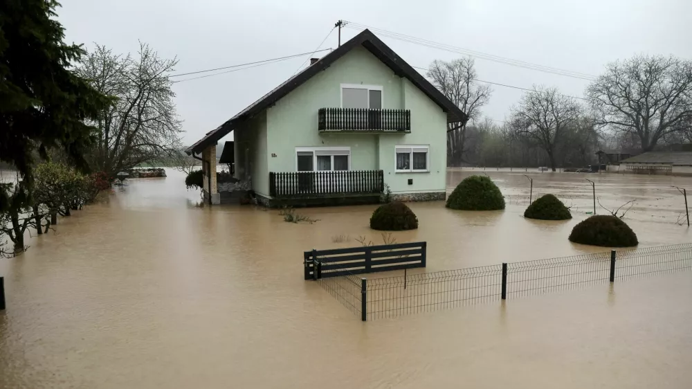 28.03.2025., Orahovica - Zbog obilnih kolicina kise poplavljeni su dijelovi Orahovice. U samo 24 sata palo je gotovo 80 litara oborina po cetvornom metru, sto je vise od mjesecnog, ponegdje cak i vi&scaron;emjesecnog prosjeka. Voda je pocela prodirati do kuca, a neke su vec poplavljene. Photo: Davor Javorovic/PIXSELL