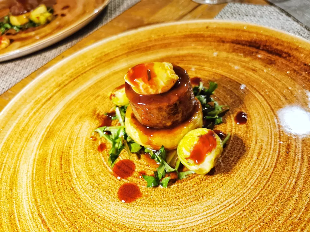 Krodegin, frika in brstični ohrovt, Restavracija Kabaj