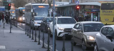 - Masarykova cesta - prometni zastoj - 04.01.2024 - popolna zapora Dunajske ceste v sklopu gradnje novega Potniškega centra Ljubljana - delavci začeli podirati južni del nadvoza nad Dunajsko cesto //FOTO: Bojan Velikonja