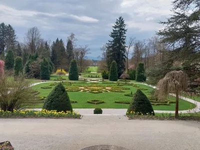 Francoski vrt počasi dobiva podobo, ki jo je ustvarila družina Souvan.&nbsp;Foto: Vesna Levičnik