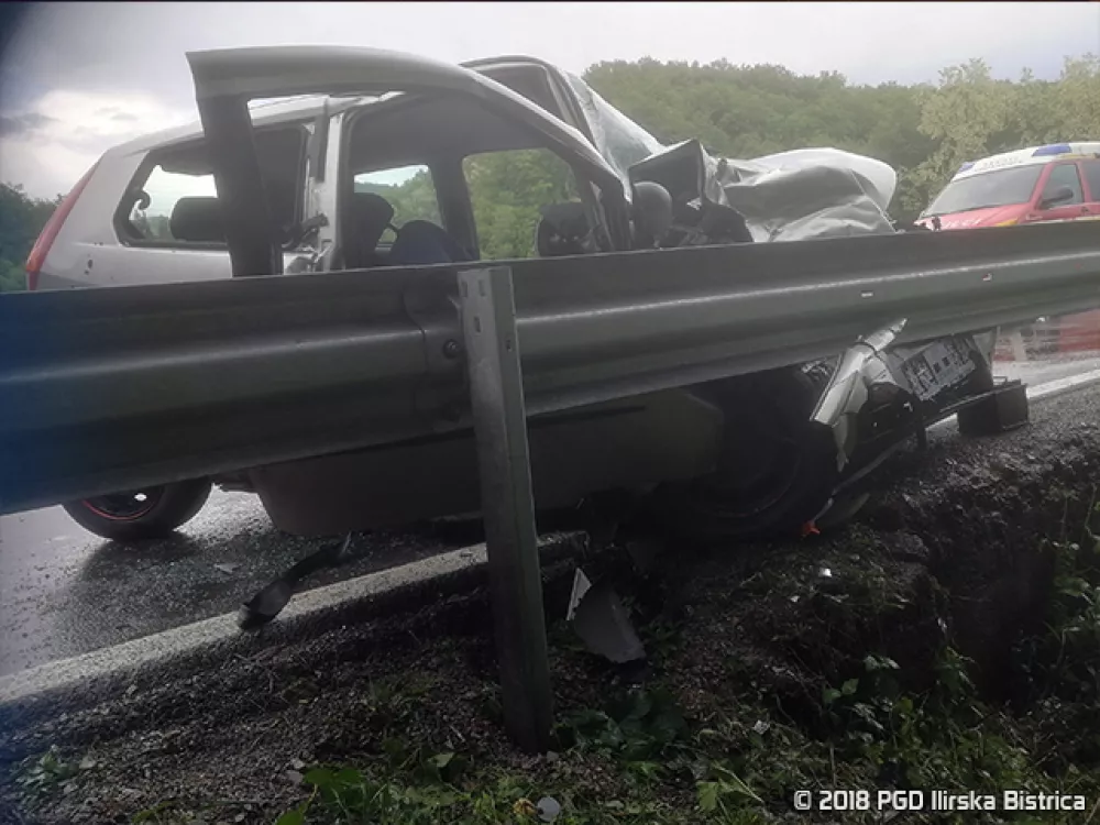 Voznik fiata punto nesreče ni preživel.&nbsp;Foto: PGD Ilirska Bistrica