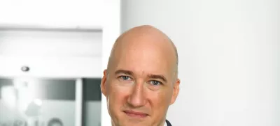 Rok brezigar, NLB Skladi